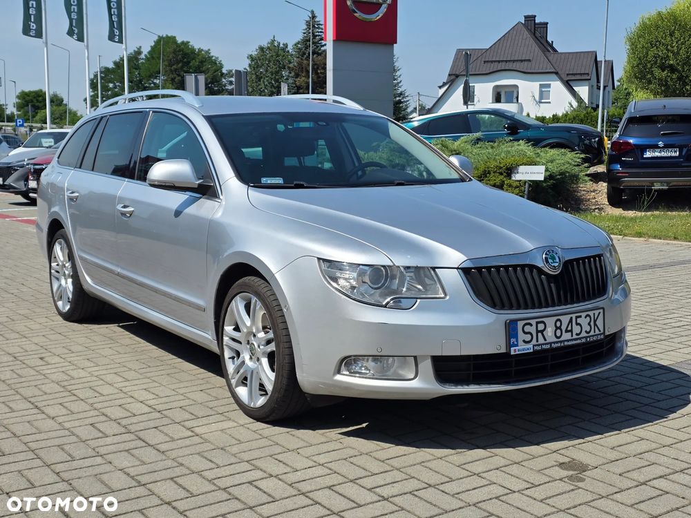 Skoda Superb 2.0 TDI DSG Exclusive - 2