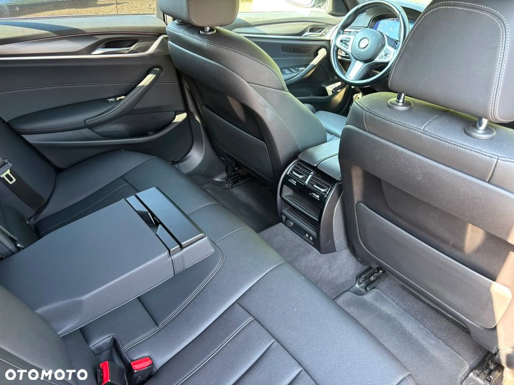 BMW Seria 5 520d xDrive mHEV M Sport sport - 16