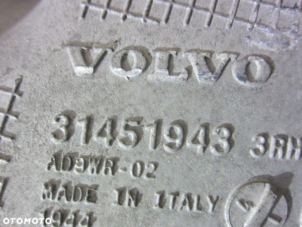 VOLVO XC60 II XC 60 2.0 T5 PRAWA TYLNA ZWROTNICA PIASTA WAHACZ 31658320 19R - 12