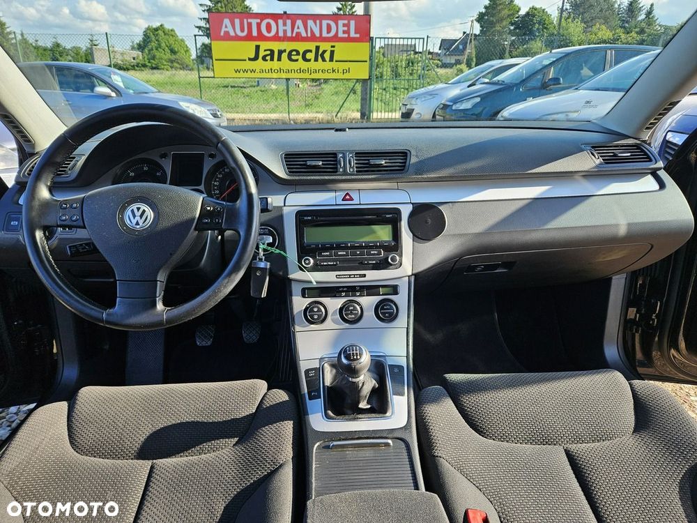 Volkswagen Passat - 12