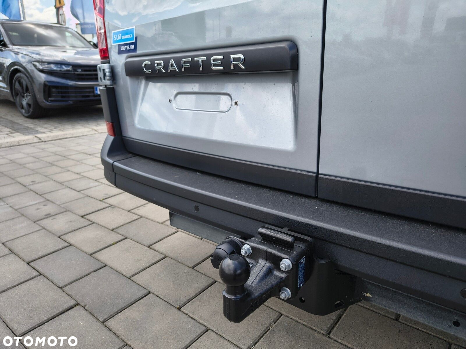 Volkswagen Crafter 35 2.0 TDI L4H3 4490 177KM AUTOMAT - 4
