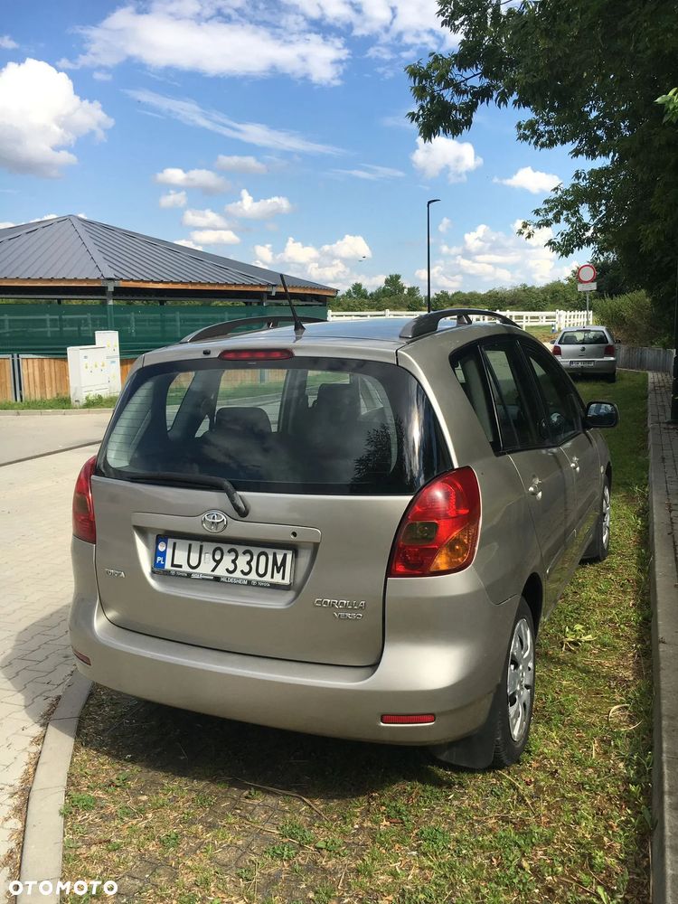 Toyota Corolla Verso 2.0 D-4D - 7