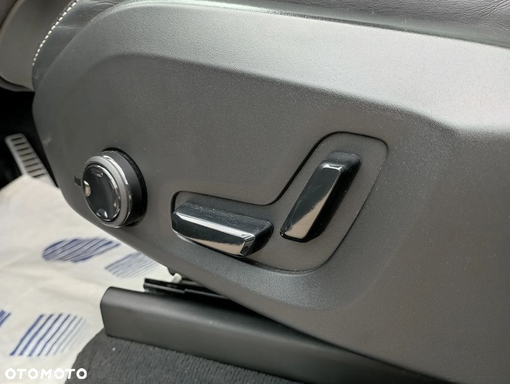 Volvo XC 90 B5 D AWD Geartronic RDesign - 33