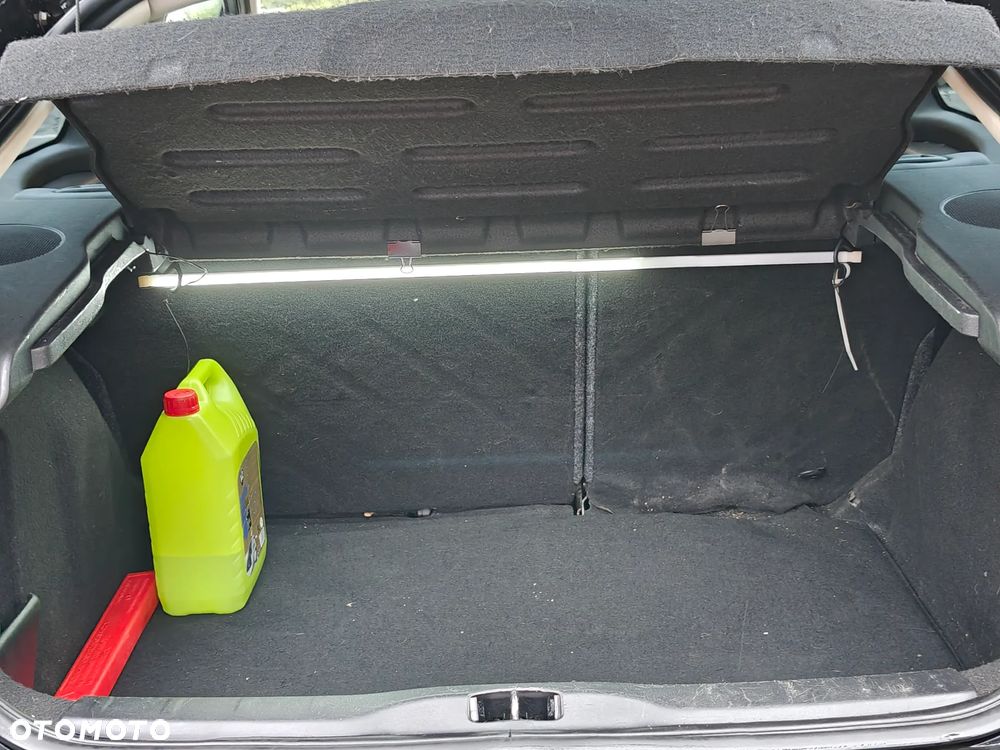 Citroën C4 1.6 16V Confort - 17