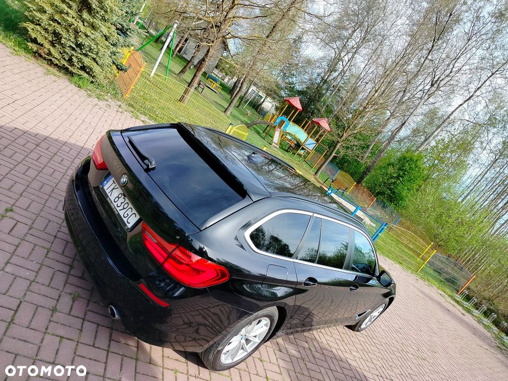BMW Seria 5 520d xDrive Sport - 10