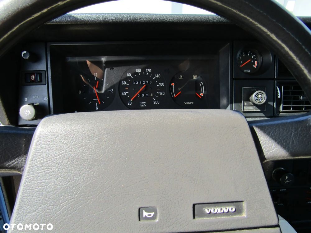 Volvo Seria 200 - 17