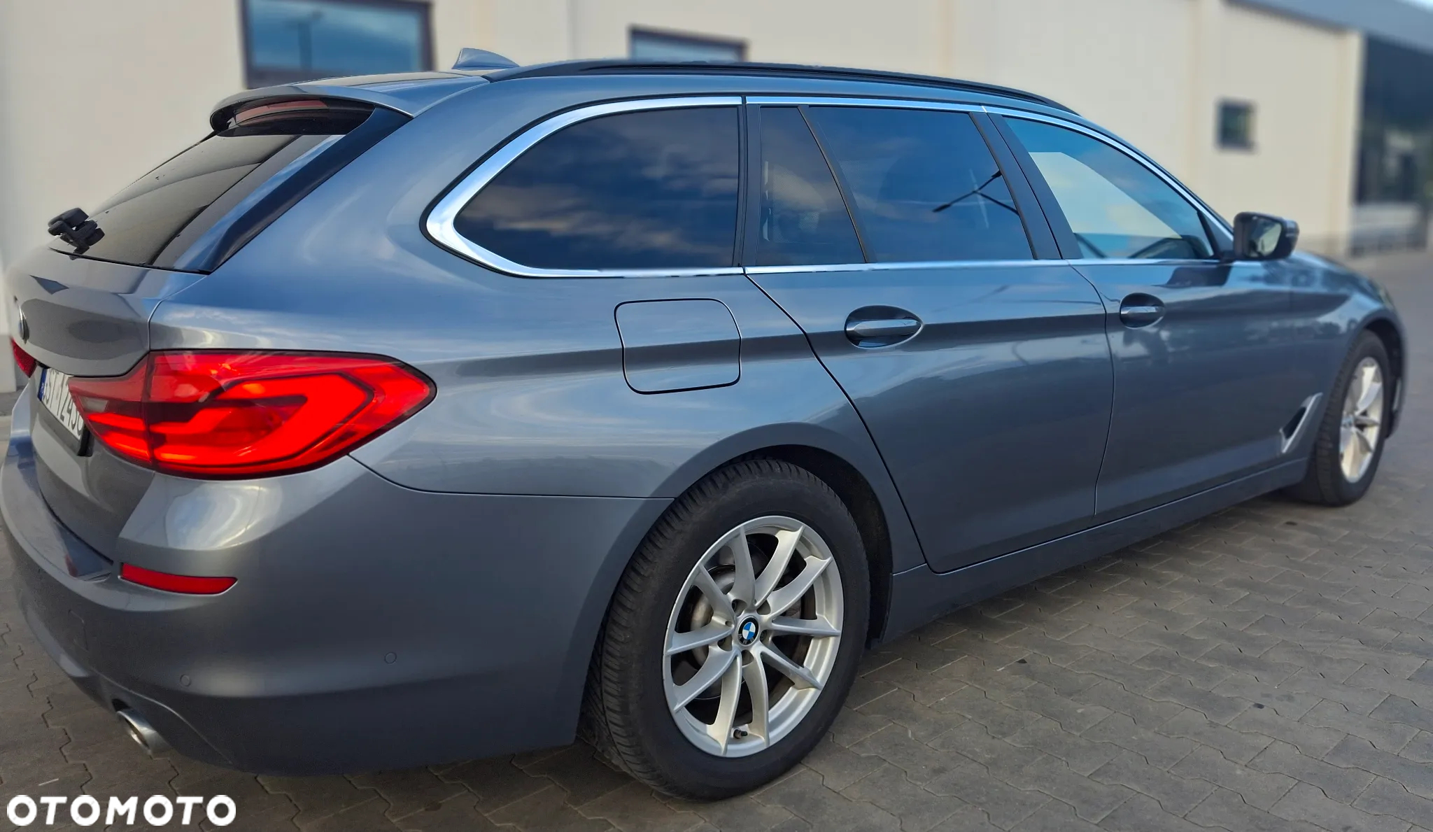 BMW Seria 5 518d Sport Line - 33