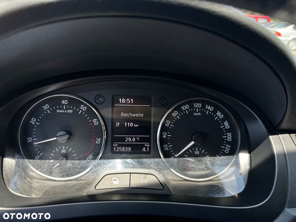 Skoda RAPID 1.2 TSI Ambition - 13