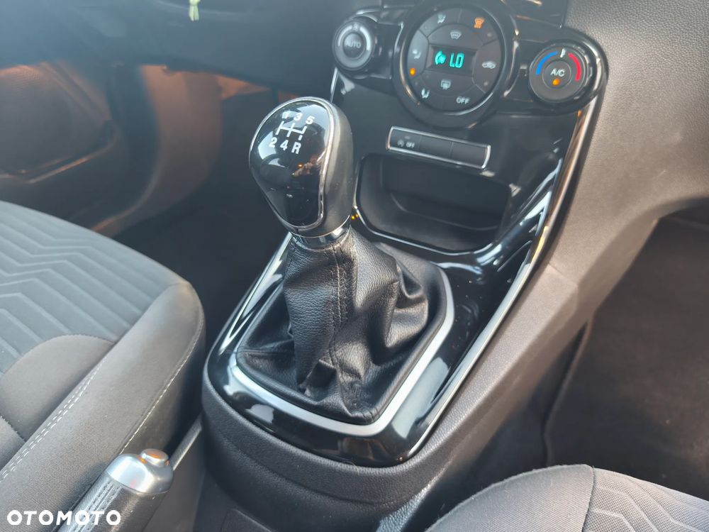 Ford Fiesta 1.0 EcoBoost Titanium - 37