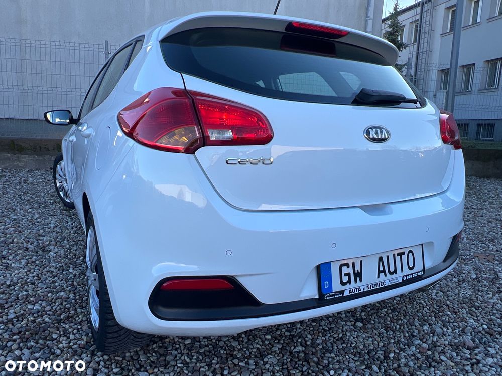 Kia Ceed 1.6 GDI Dream Team Edition - 9