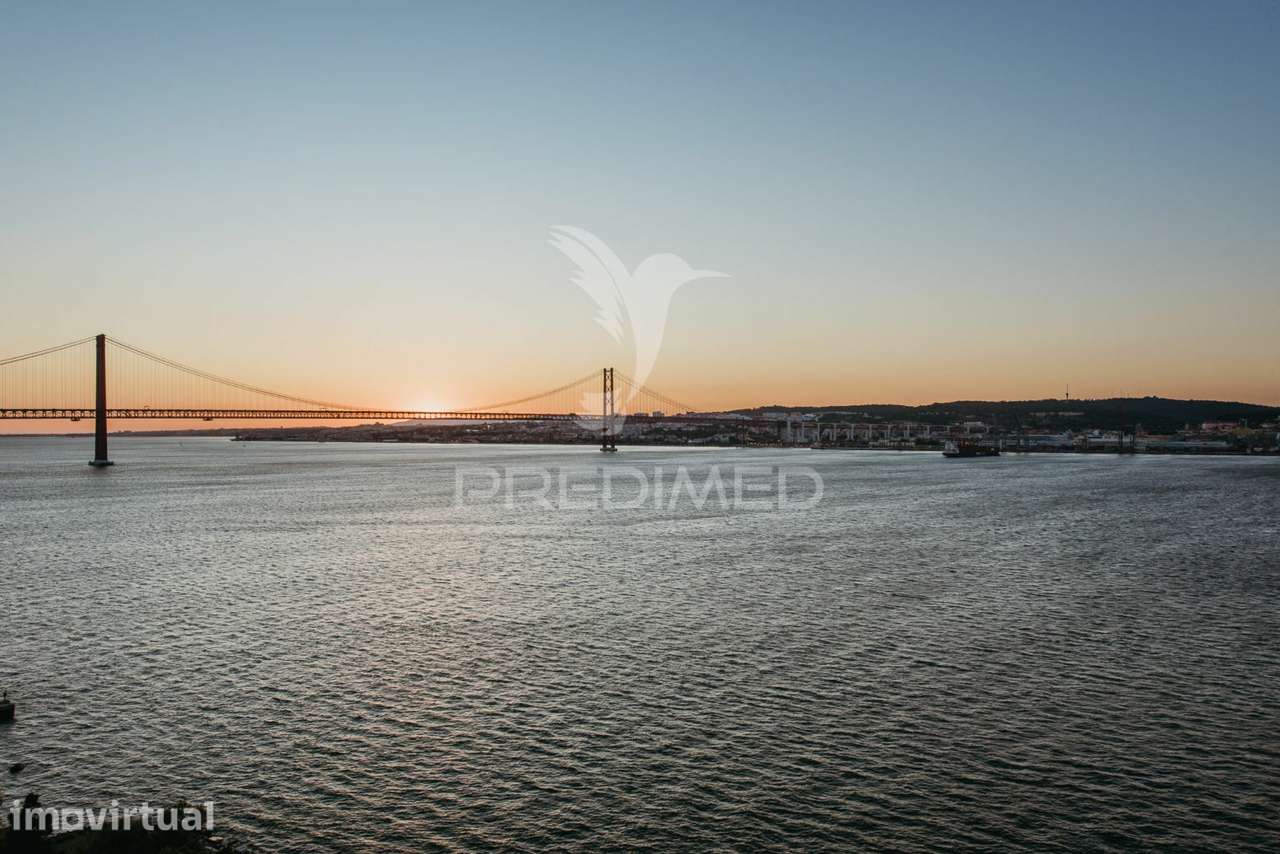 Moradia em zona nobre de Lisboa - Av. Almirante Gago Coutinho - Grande imagem: 3/24