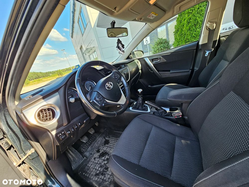 Toyota Auris 1.4 D-4D Premium - 21