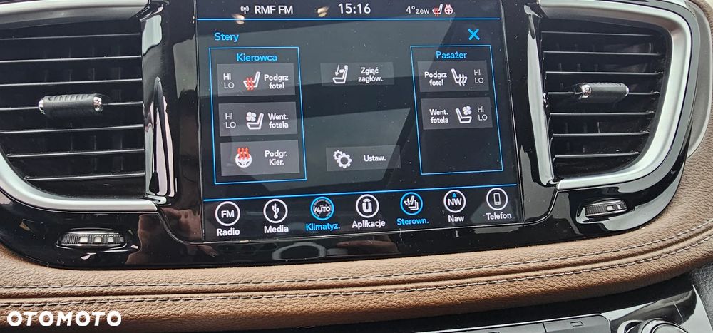 Chrysler Pacifica - 15