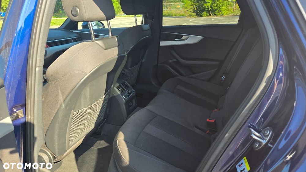 Audi A4 Avant 35 TFSI mHEV S Line S tronic - 16
