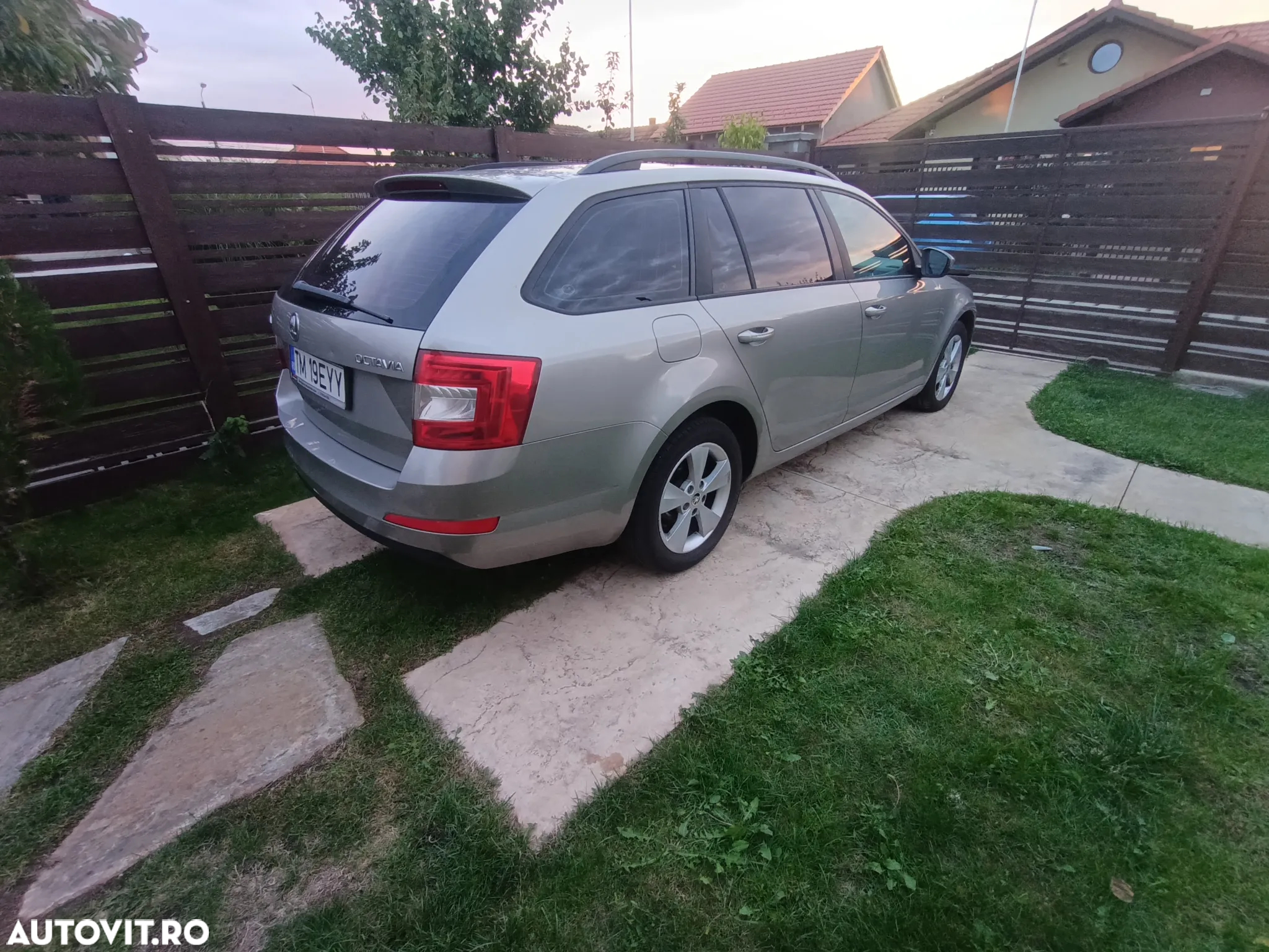 Skoda Octavia 2.0 TDI ELEGANCE - 5