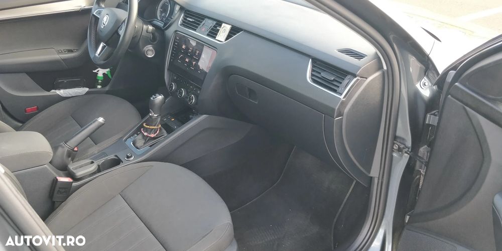 Skoda Octavia 2.0 TDI DSG Style - 12
