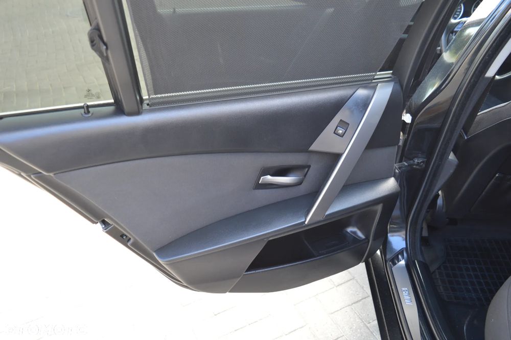 BMW Seria 5 525d - 10