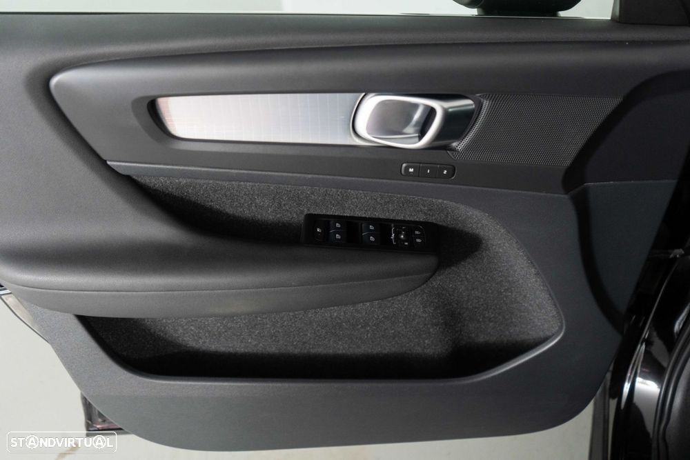 Volvo XC 40 1.5 T5 PHEV Momentum Plus - 10