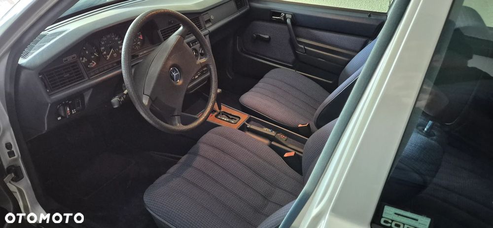 Mercedes-Benz W201 (190) - 6