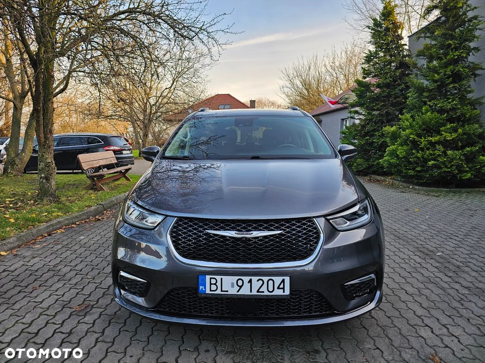 Chrysler Pacifica - 2