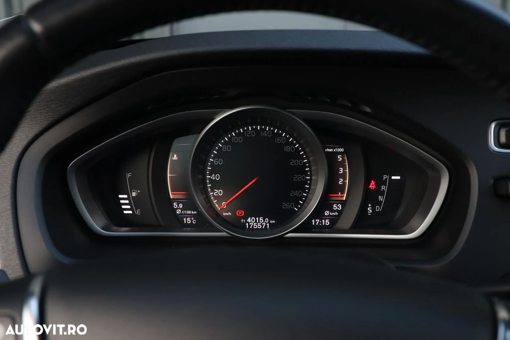 Volvo V40 - 23