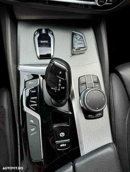 BMW Seria 5 520d xDrive AT - 22