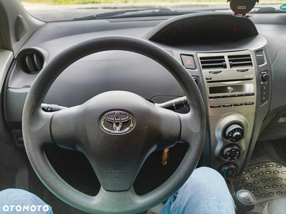 Toyota Yaris - 8