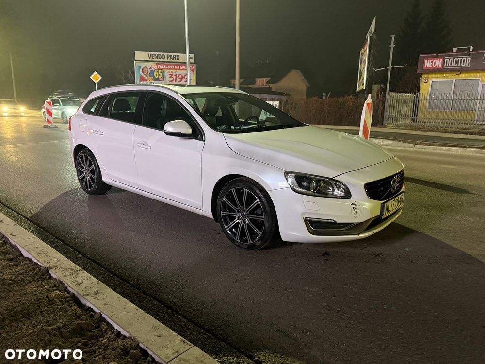 Volvo V60 T5 Geartronic Momentum - 13