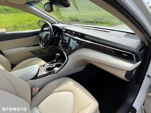 Toyota Camry 2.5 Hybrid Executive CVT - 13