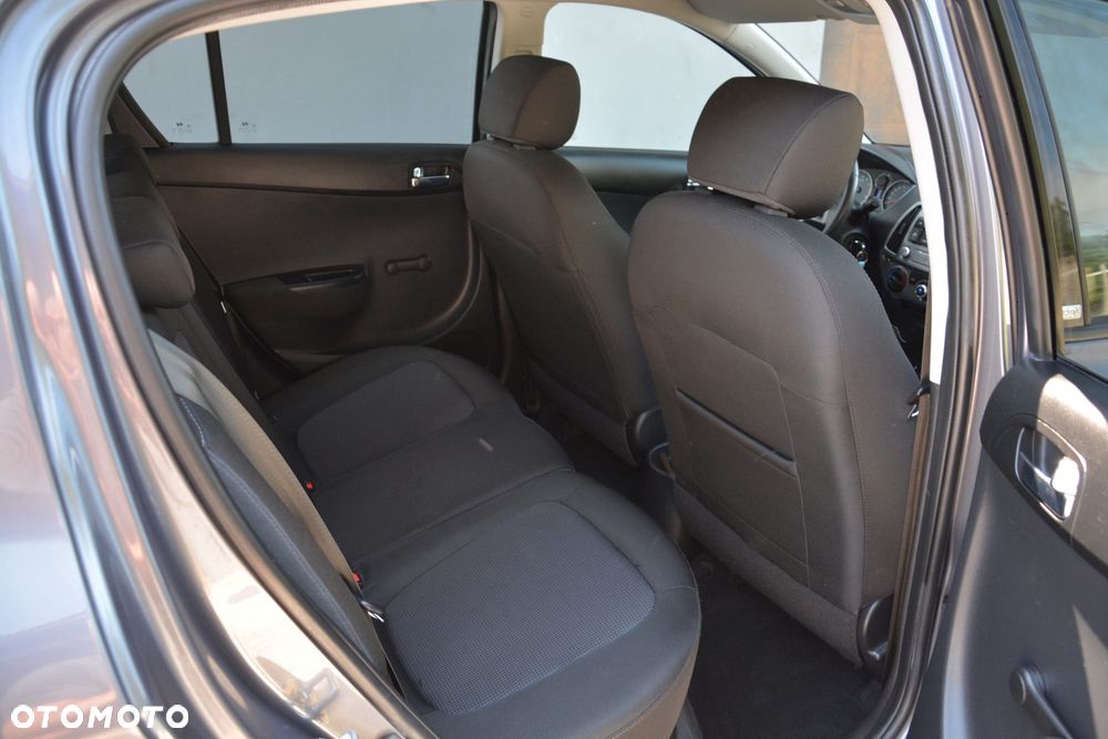 Hyundai i20 - 17