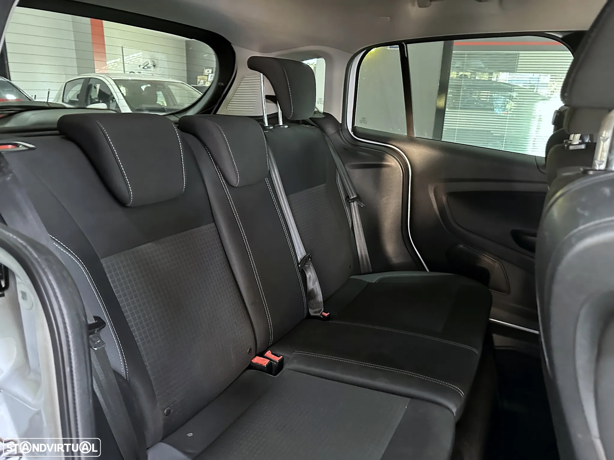 Ford B-Max 1.5 TDCi Titanium - 28