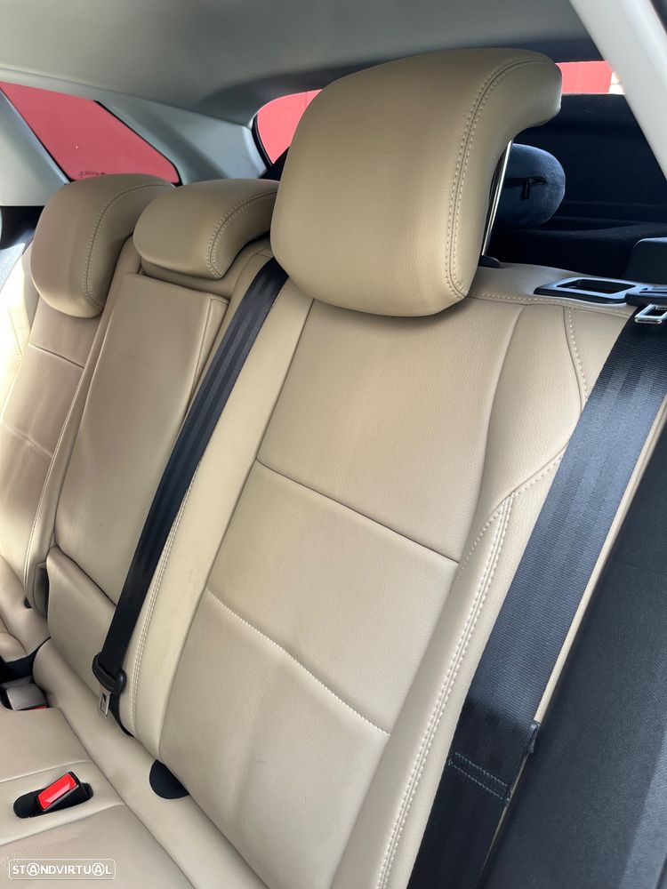 Peugeot 3008 1.5 BlueHDi Allure EAT8 - 5