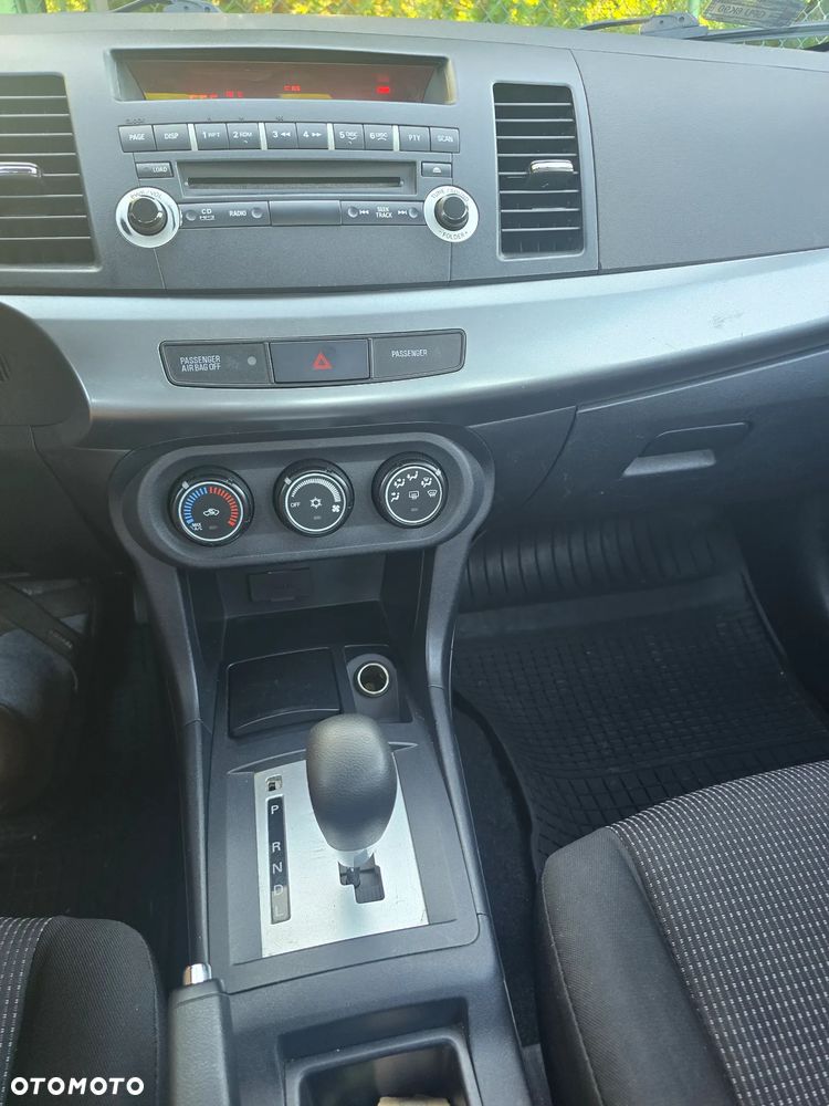 Mitsubishi Lancer - 11