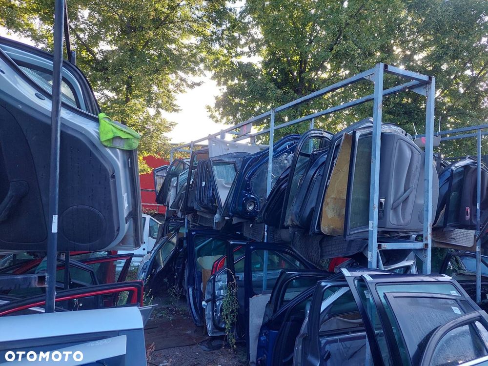 DRZWI KOMPLETNE PRAWY TYŁ HYUNDAI I30 I HB 5D 2R - 9