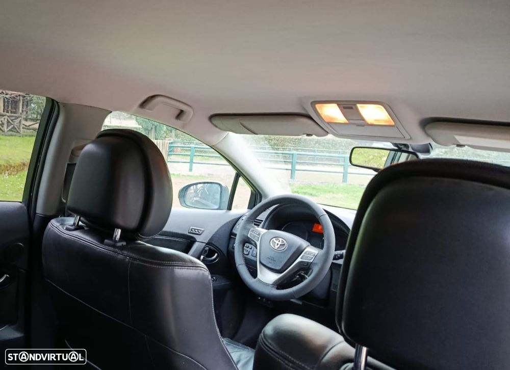 Toyota Avensis SW 2.0 D-4D Exclusive +Pele+GPS - 19