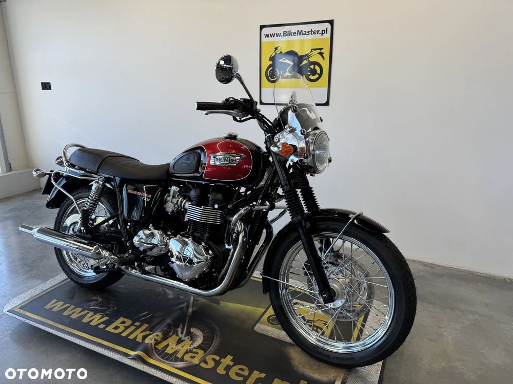 Triumph Bonneville - 4