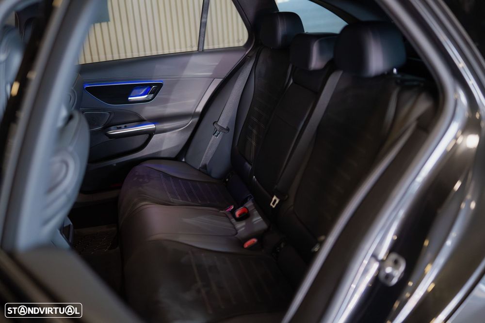 Mercedes-Benz C 300 e AMG Line - 24