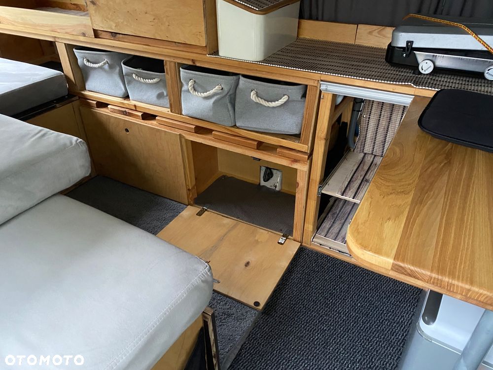 Volkswagen Transporter - 18