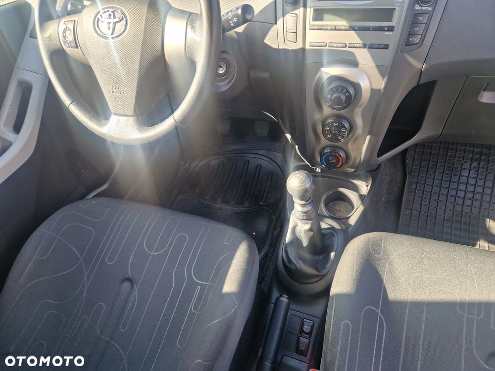 Toyota Yaris 1.33 Luna - 9
