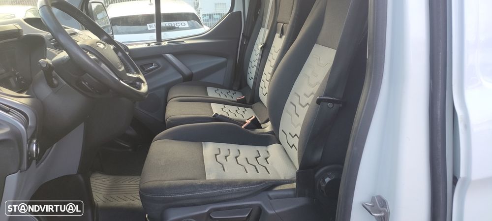 Ford Transit Custom Automática - 4