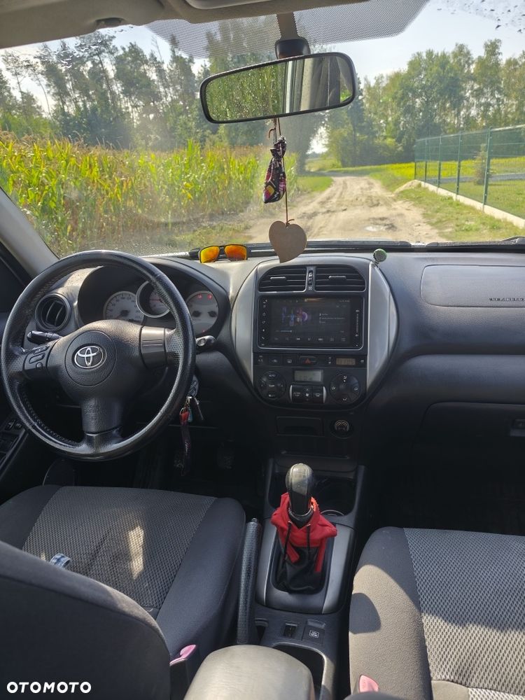 Toyota RAV4 - 6