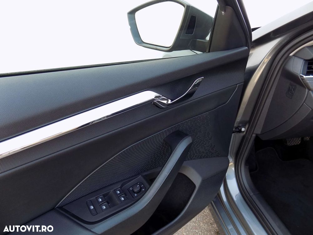 Skoda Octavia 2.0 TDI STYLE DSG - 12