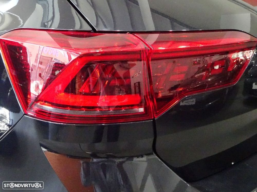 VW T-Roc 1.5 TSI R-Line DSG - 37