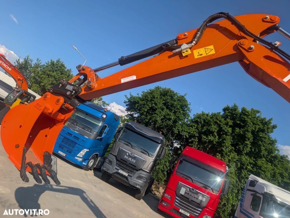 Hitachi ZX33U-6, 3,7tone, 2023, 2.291h, CUPLA RAPIDA HIDR+3 CUPE NOI, lama nivelare, ad sapare 3,5m, latime 1,55m, inst picon pe brate, aer conditionat, radio, produs in JAPONIA, posibil leasing 4 ani-PROMOTIE 36.900 EUR+Tva - 33