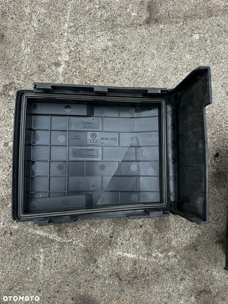 Skrzynka Bezpieczników VW Tiguan I 2.0 TDI 1K0937125A Demontaż - 4