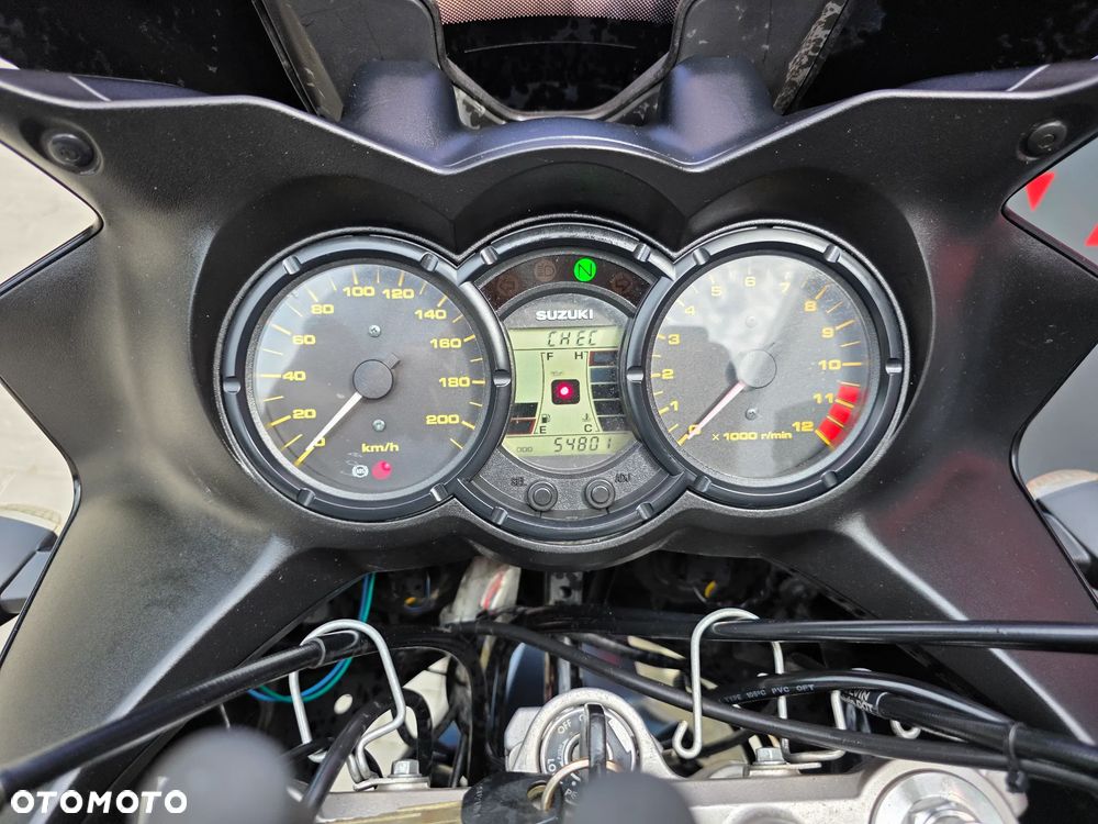 Suzuki DL - 16