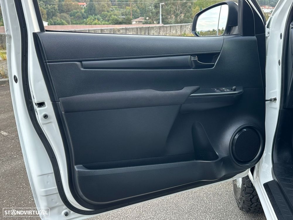 Toyota Hilux 2.4 D-4D 4WD CE CM - 6