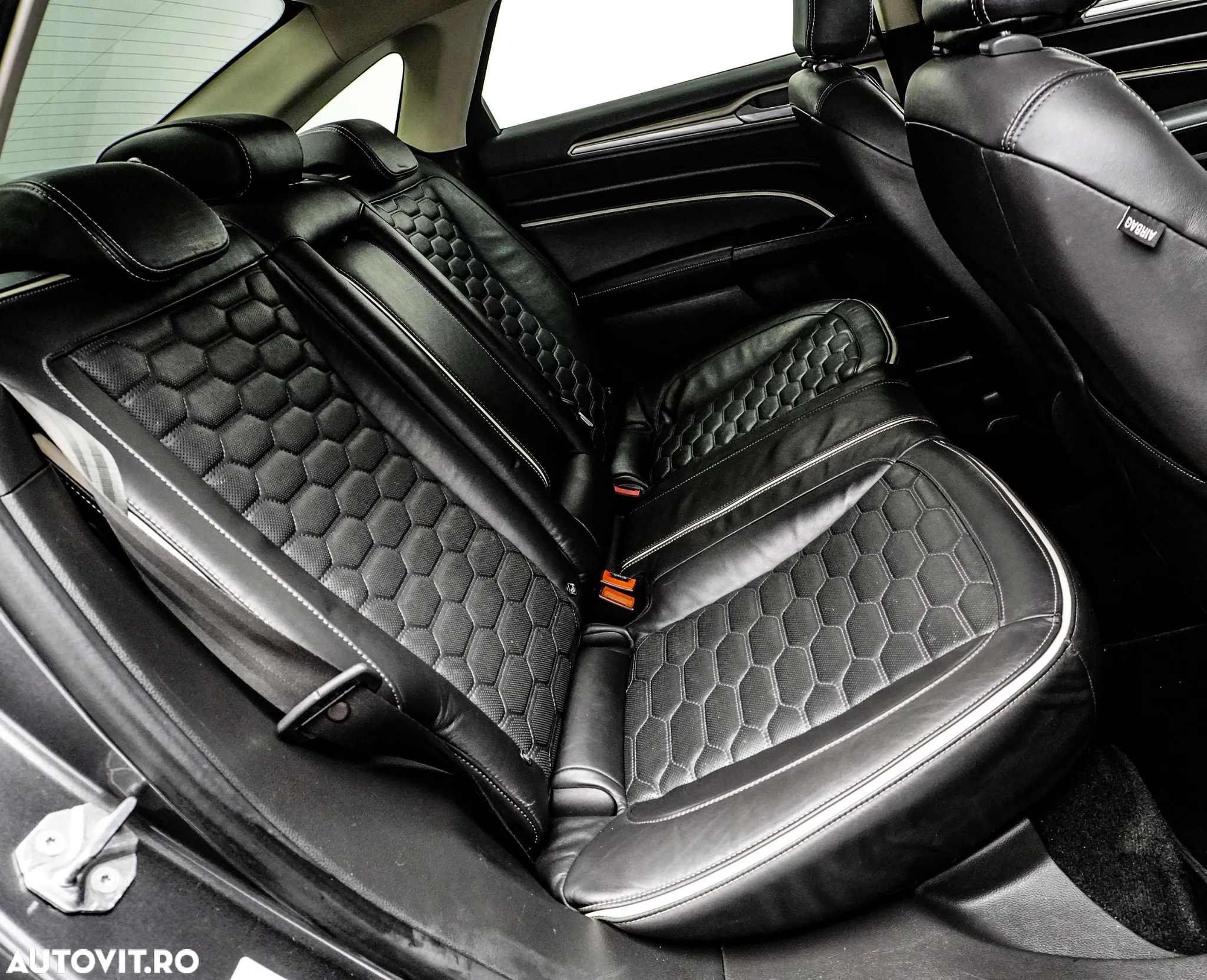 Ford Mondeo Vignale 2.0 Hybrid - 17