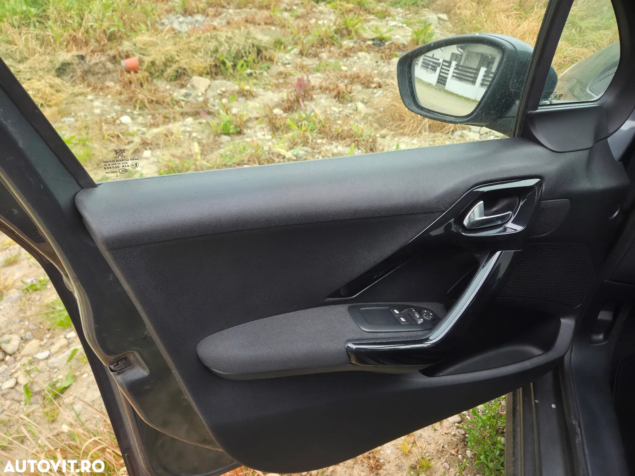 Peugeot 208 1.2 L PureTech Style - 10