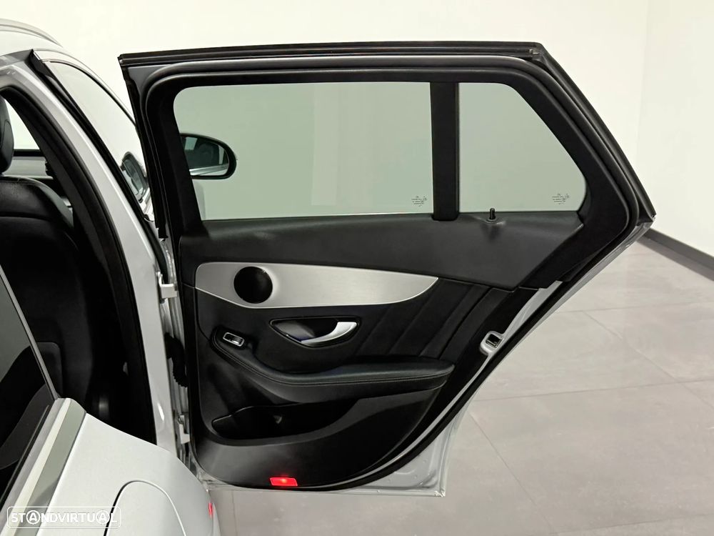 Mercedes-Benz C 300 de AMG Line - 51